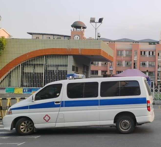 河西区街道救护车出租护送骨折病人一公里多少钱